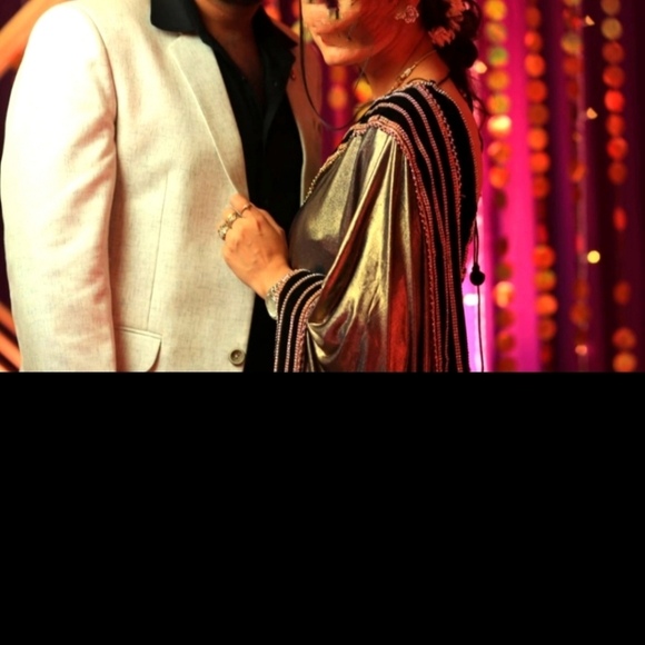 ❌SOLD ❌  Saree Golden Black Color. Designer Saree n Blouse  Reception Wedding - Picture 2 of 10